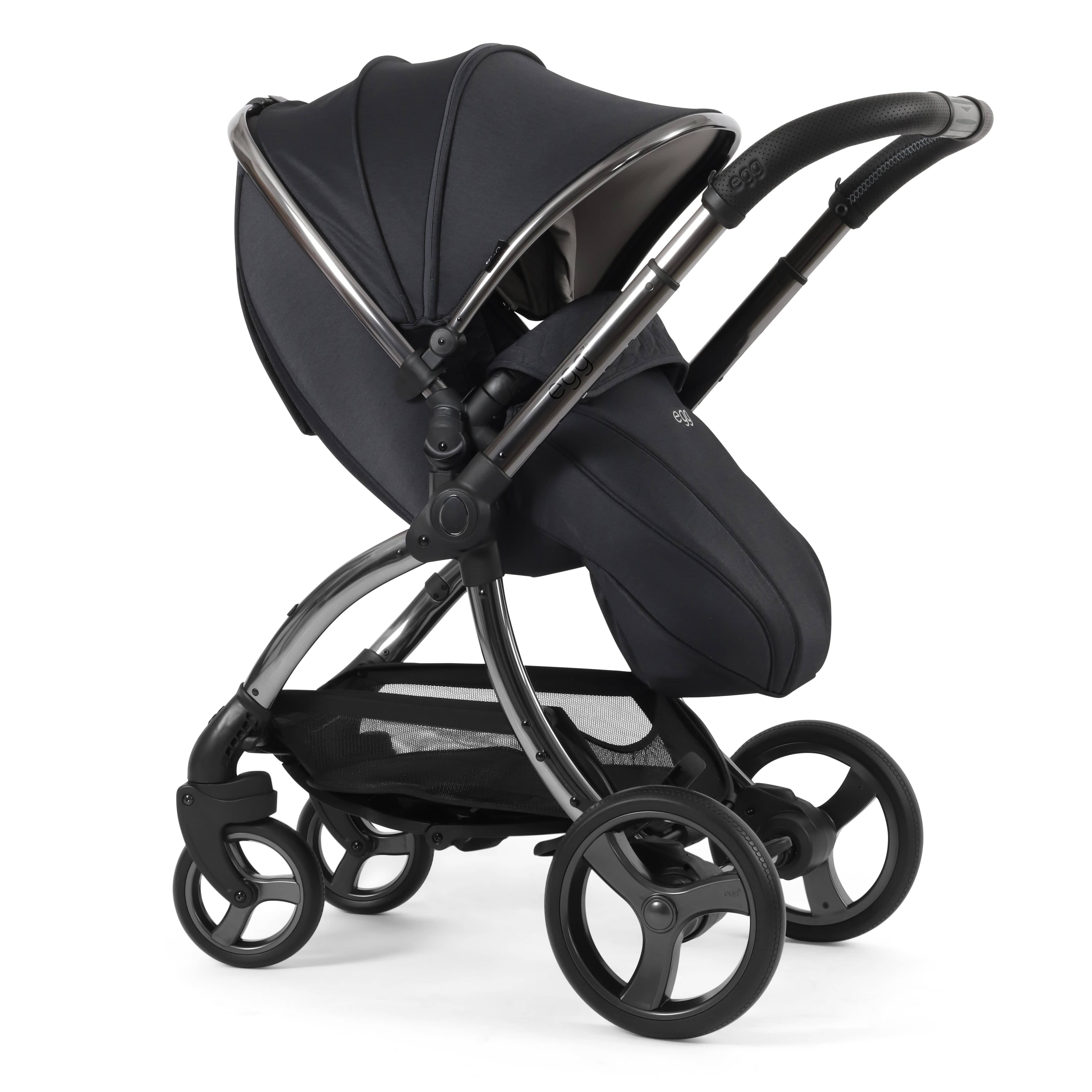 egg3 Luxury Maxi-Cosi Travel System Bundle in Carbonite Travel Systems