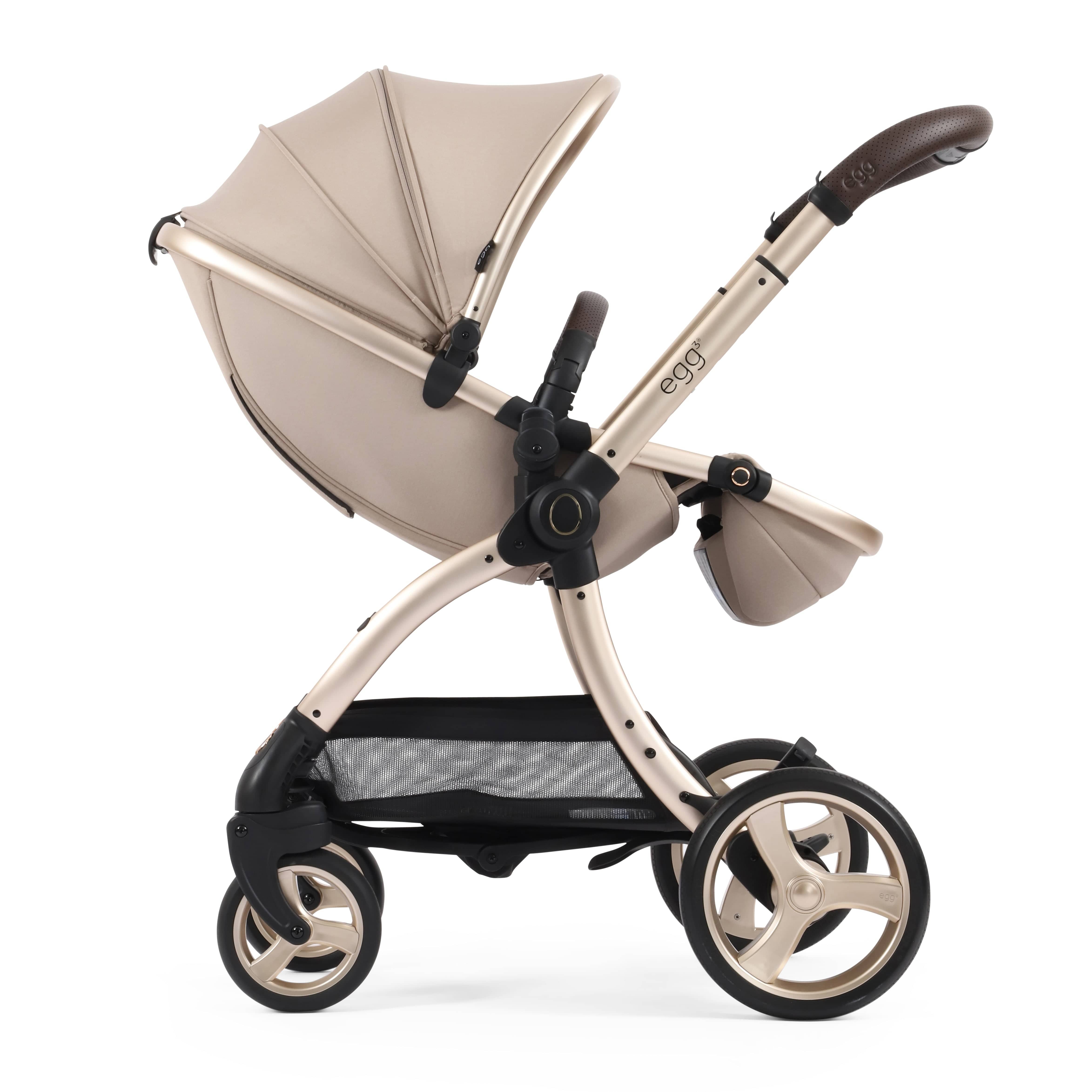 egg3 Luxury Maxi-Cosi Travel System Bundle in Feather Travel Systems