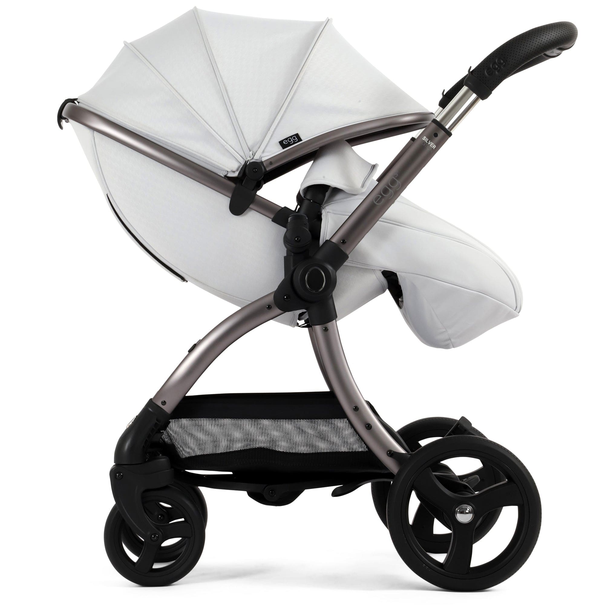 egg3 Luxury Maxi-Cosi Travel System Bundle in Houndstooth Silver Travel Systems