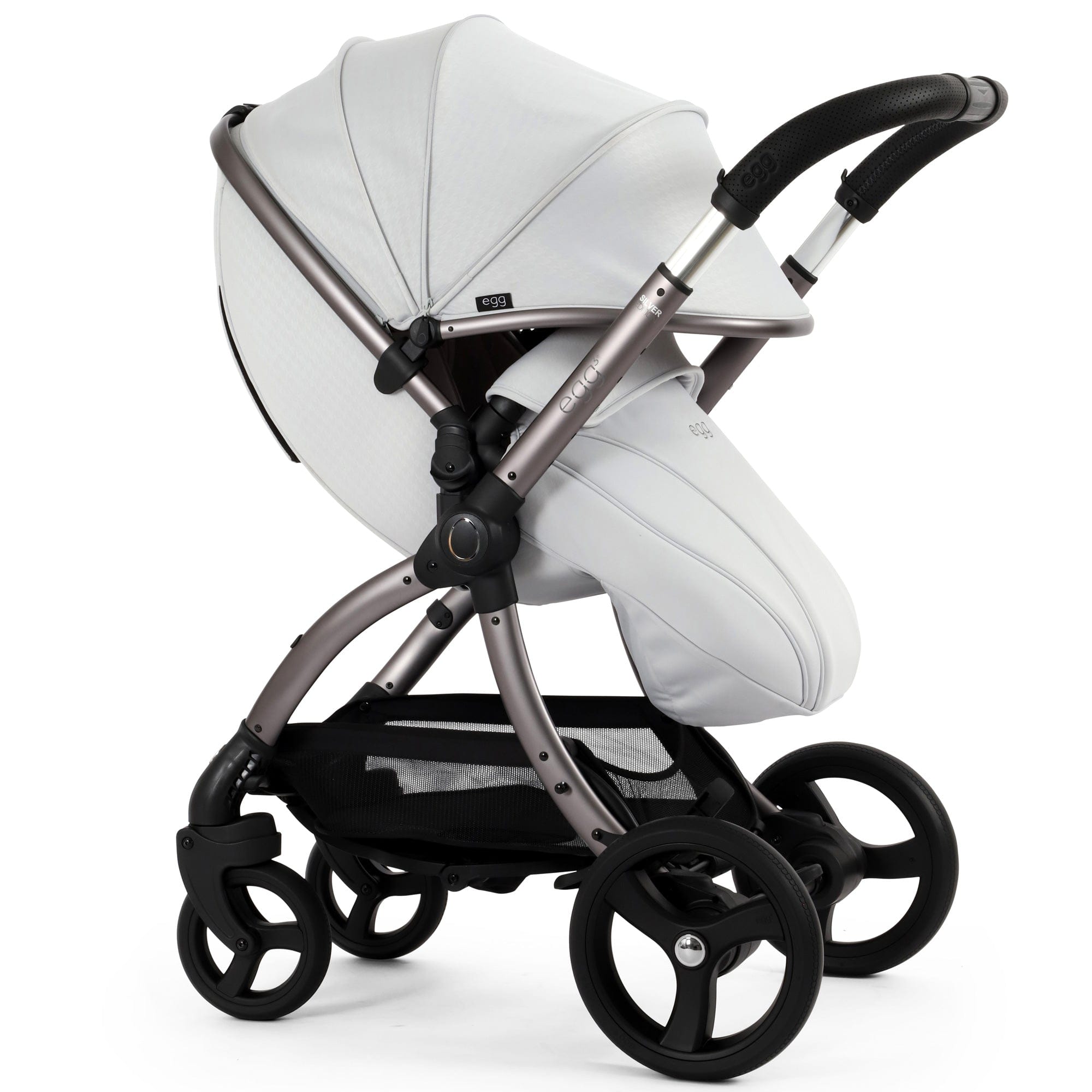 egg3 Luxury Maxi-Cosi Travel System Bundle in Houndstooth Silver Travel Systems