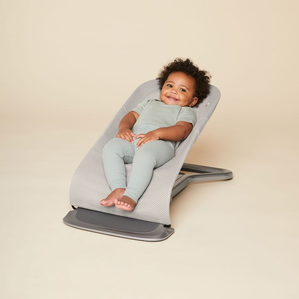 ErgoBaby Evolve Mesh Bouncer in Light Grey Rocking Bouncing Cradles 657284 EVLBNCLTGRYMSHUK