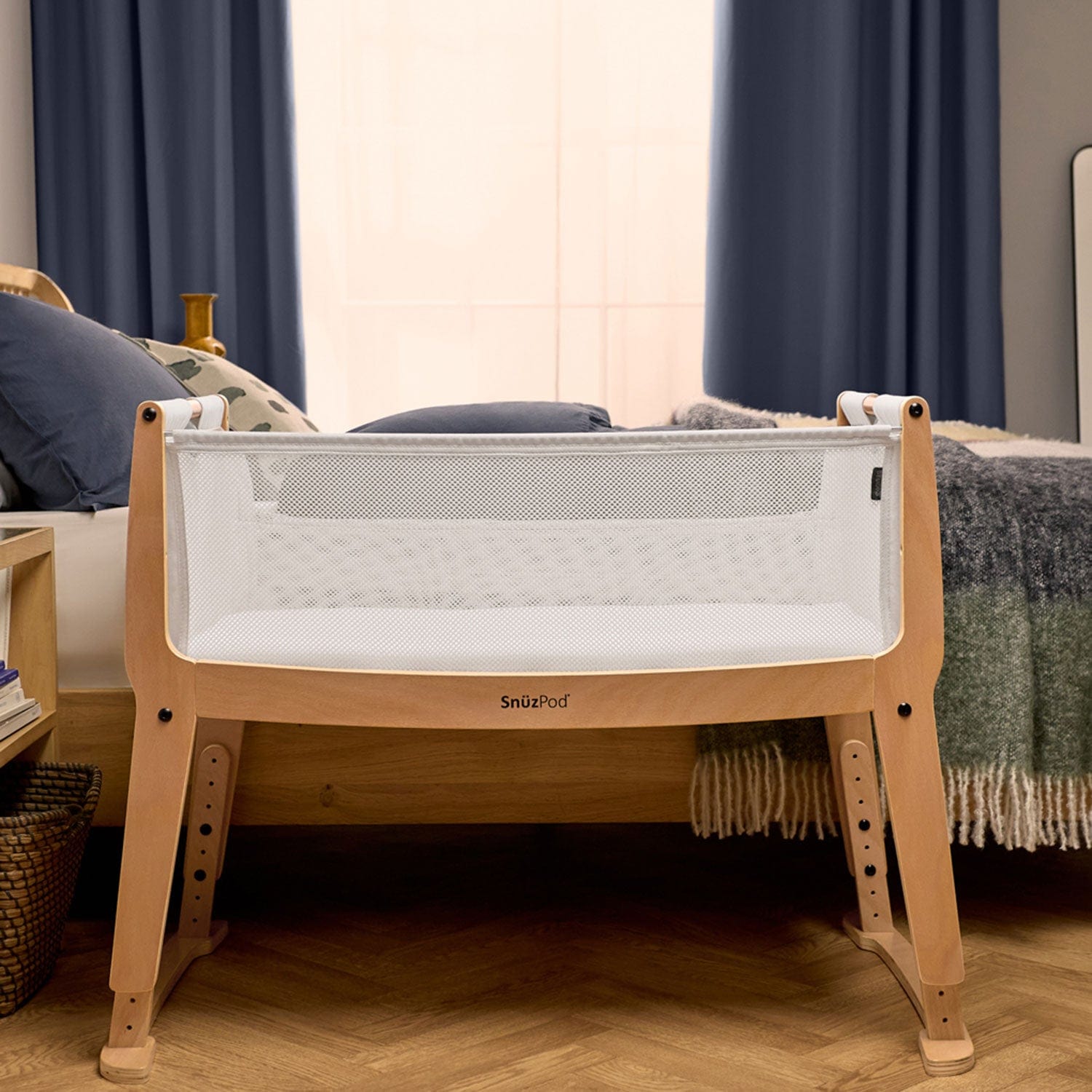 SnuzPod Studio Bedside Crib in Stockholm Natural Cribs FN032C 5060730247002