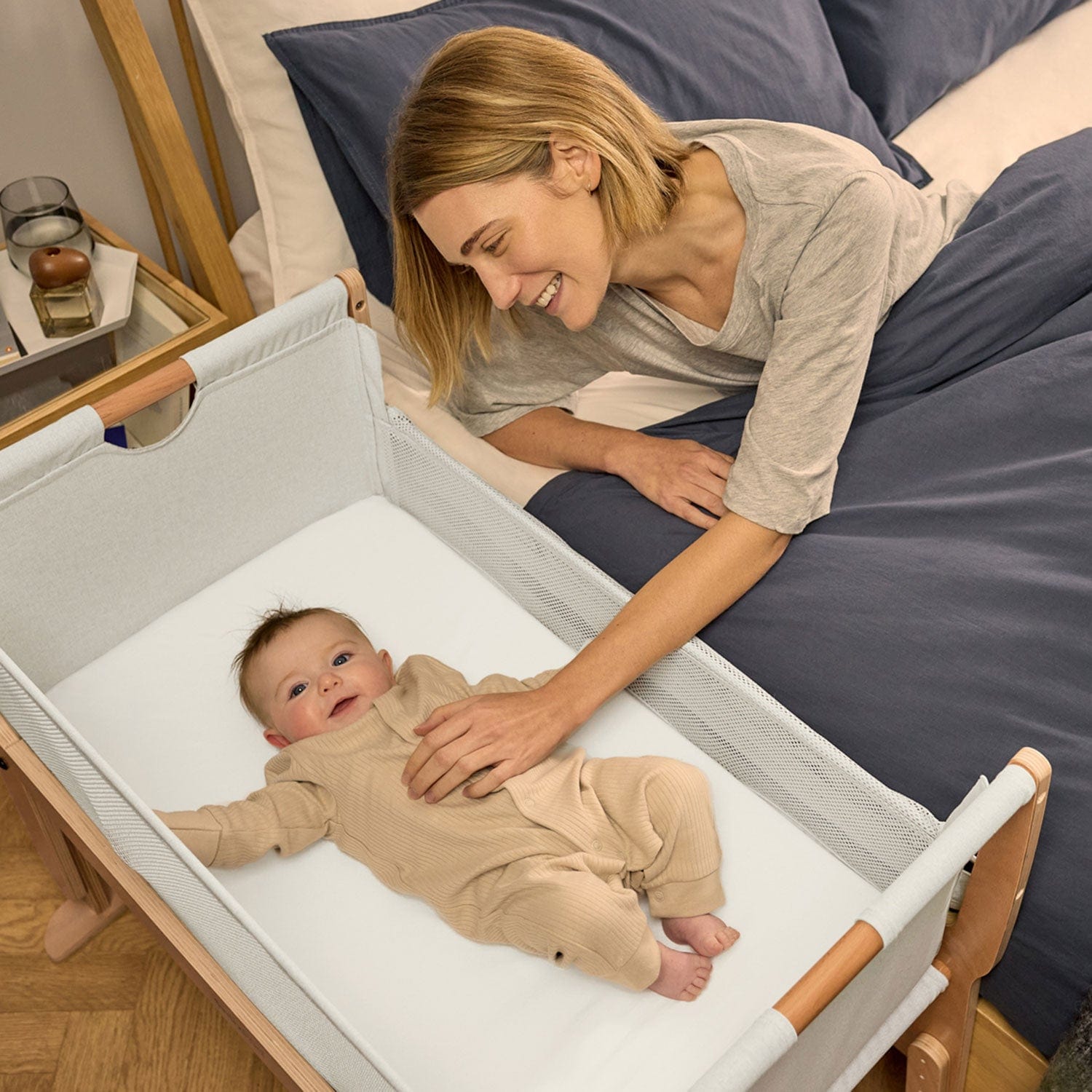 SnuzPod Studio Bedside Crib in Stockholm Natural Cribs FN032C 5060730247002