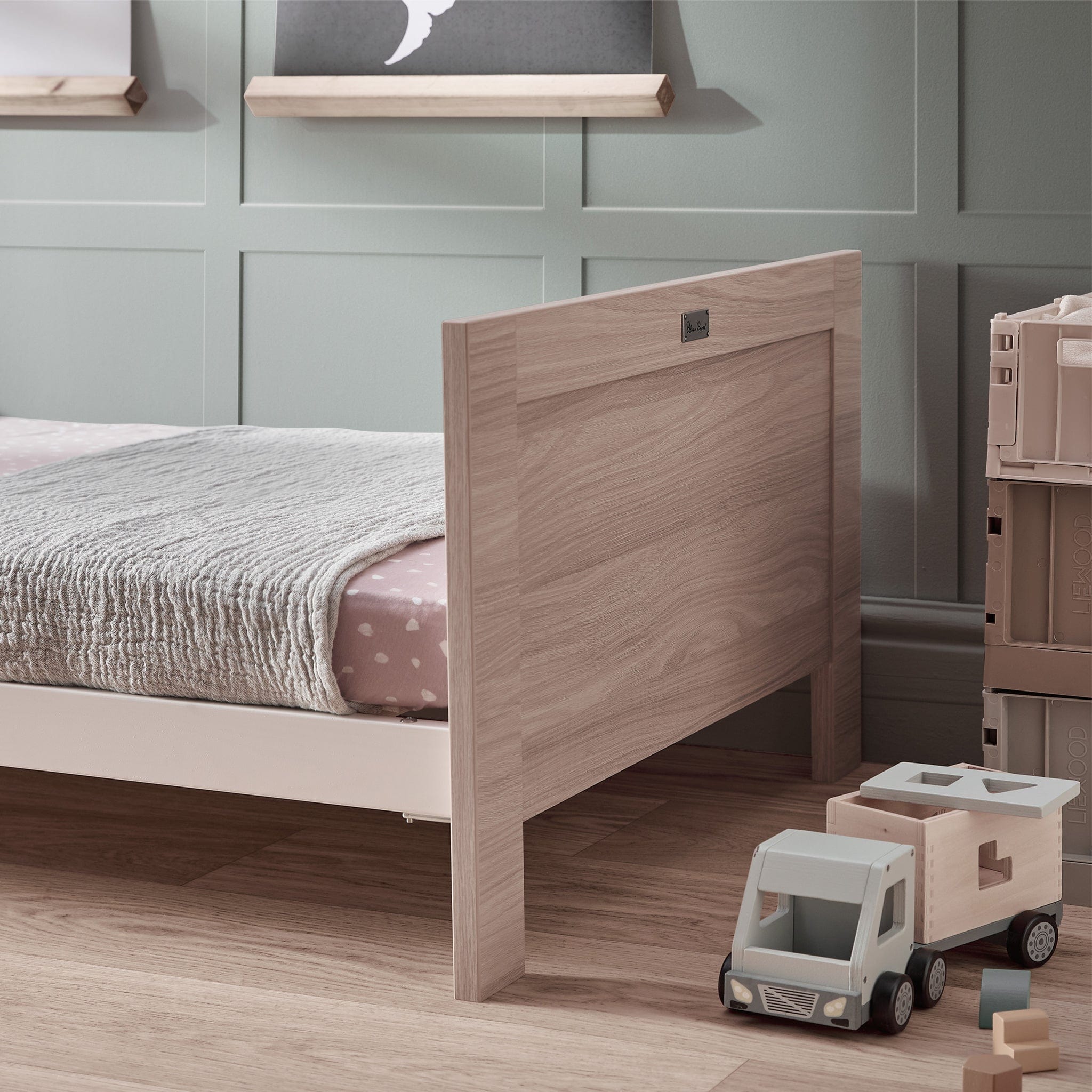 Silver Cross Finchley Oak 2 Piece Dresser Roomset